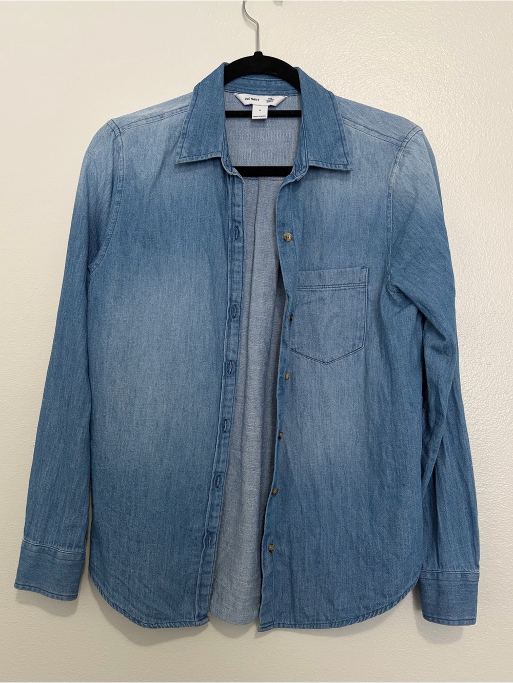 Old Navy The Classic Shirt Chambray Button Down Denim Shirt Size Small